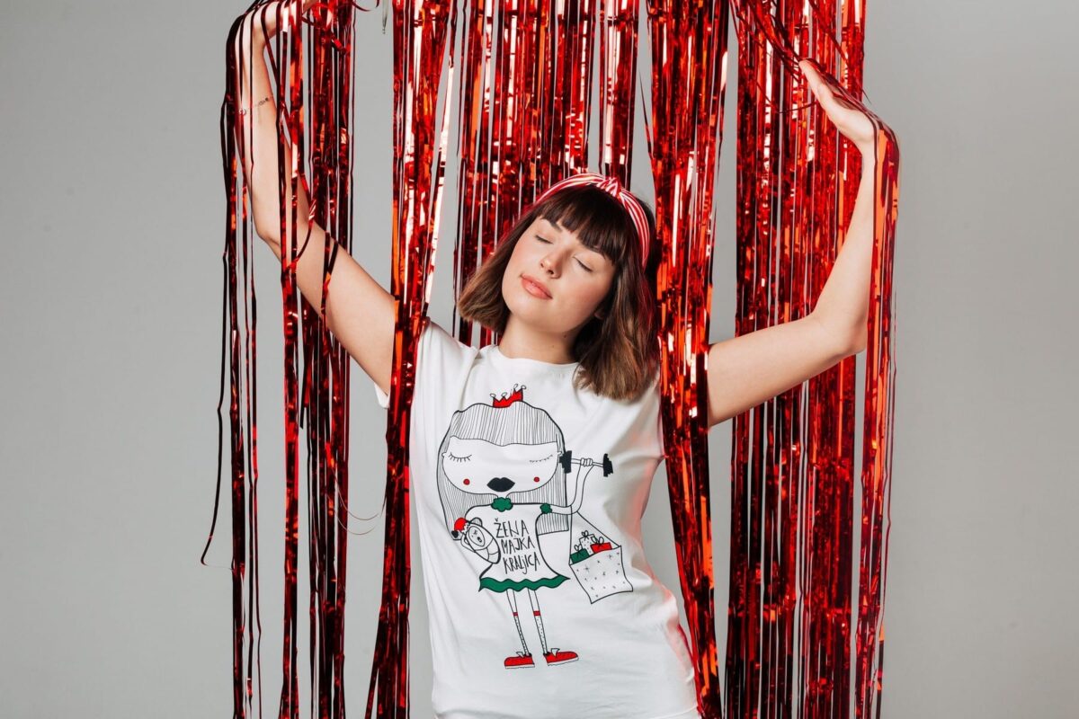 T-shirt "Žena majka kraljica"