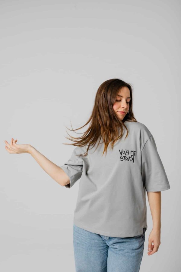 Oversize majica Vozi me strast